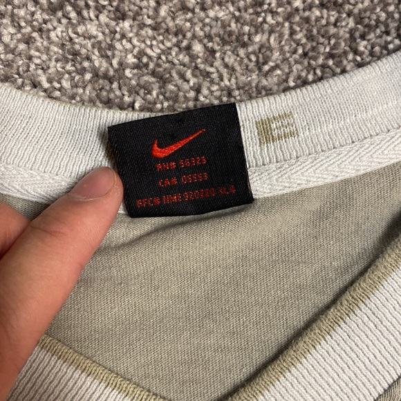 Vintage 90s Nike Sweatshirt - Picture 3 of 10